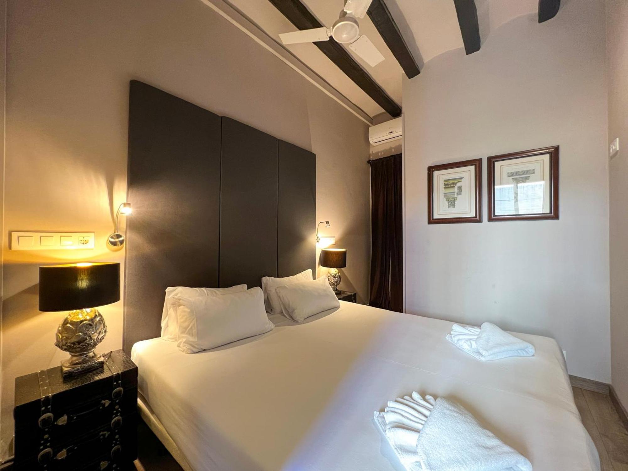 Stay U-Nique Apartments Est Barcellona Esterno foto